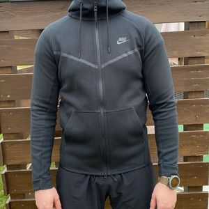Men’s Nike Tech Black Zip Up Hoodie Size Medium